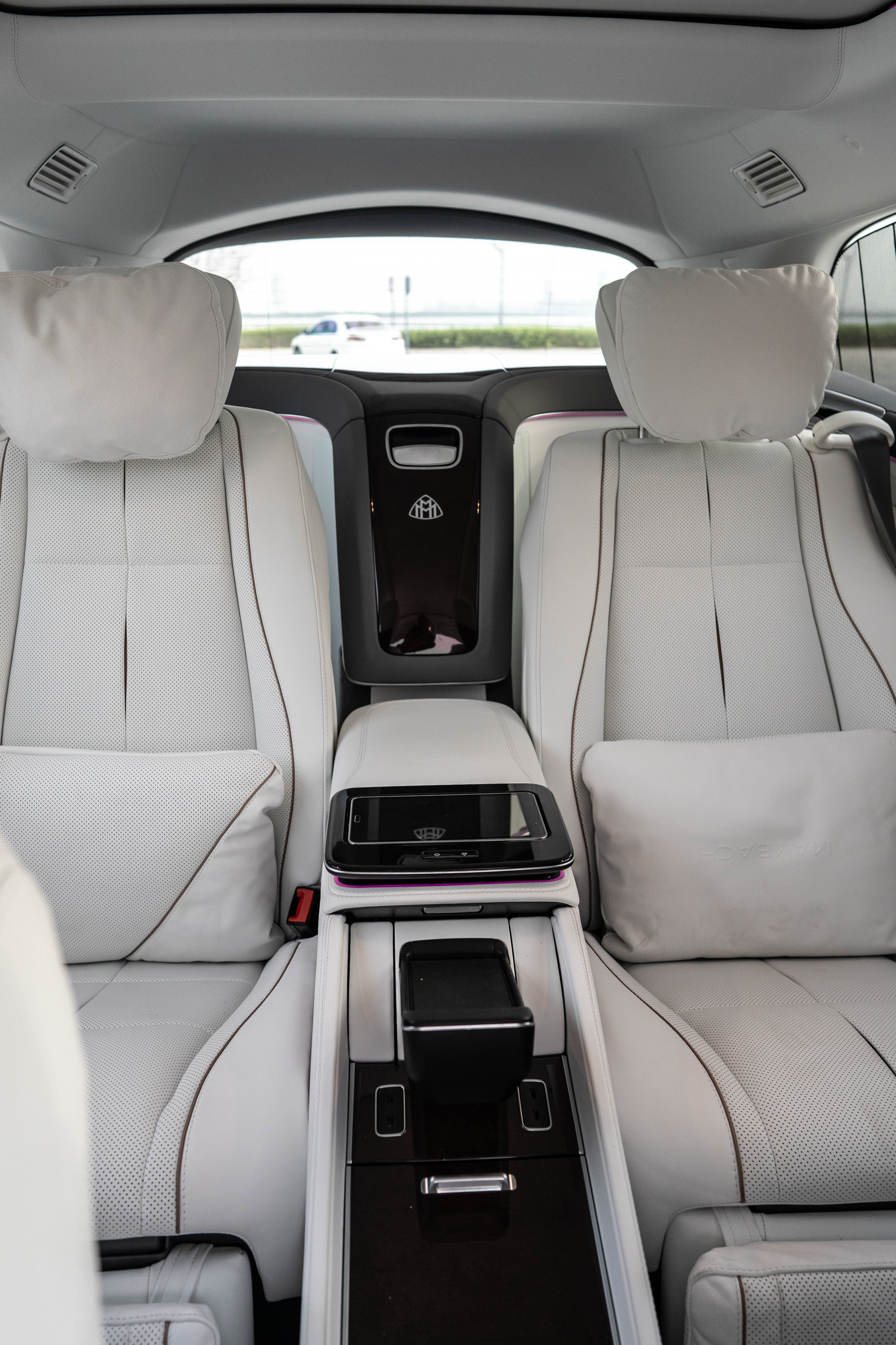 Mercedes Maybach GLS 600 - The Dancing SUV | Exotic Cars Dubai